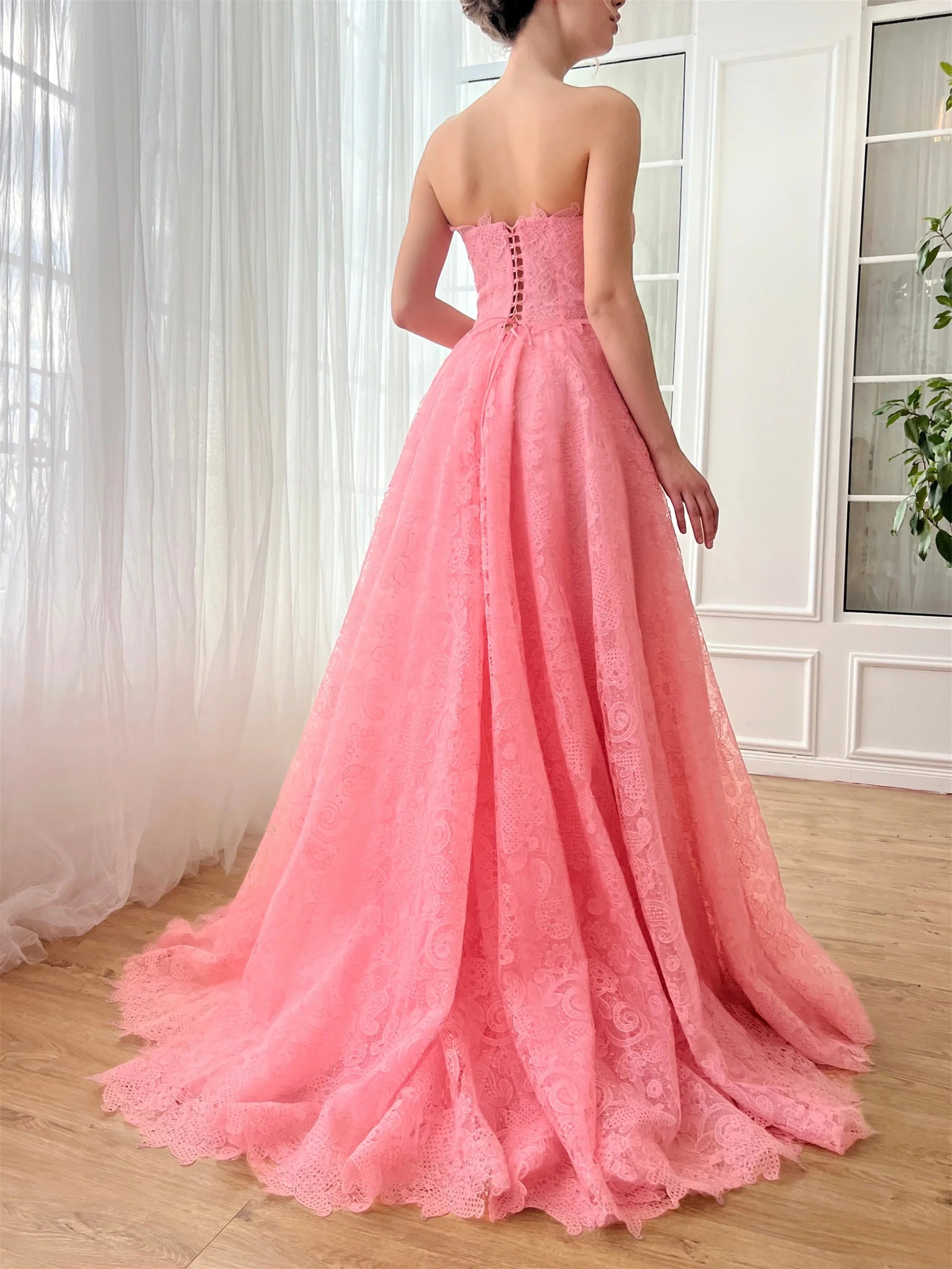 Robe de bal trapèze/princesse, décolleté en cœur, sans bretelles, longueur au sol